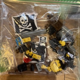 LEGO 6285 Pirates Black Seas Barracuda Complete W/instructions & Mini-figures