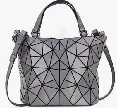 woman geometric color changing tote bag . 15'' width, 10'' height
