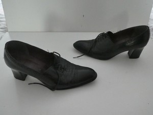 clarks mid heel shoes