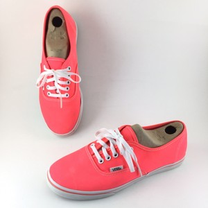 vans era vs authentic