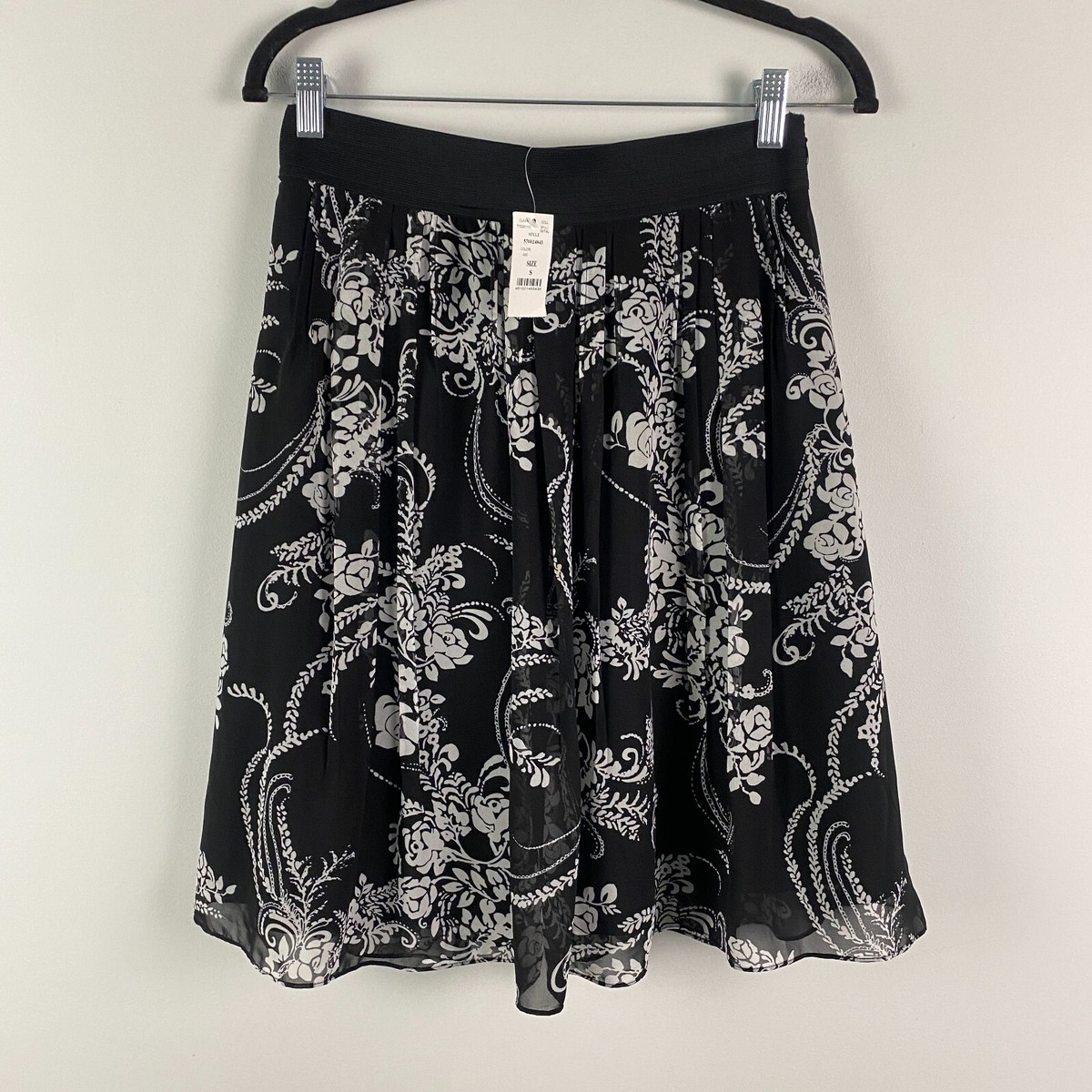 VIP【関税送料無料】希少 OFF-WHITE BLACK WOOL SKIRT White House Black Market Black Floral Print Chiffon Skirt