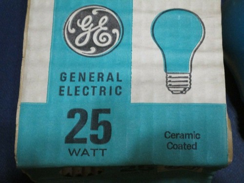 2 Vintage NOS GE General Electric Green 25 Watt A-19 Medium Base Light Bulbs - Picture 4 of 4