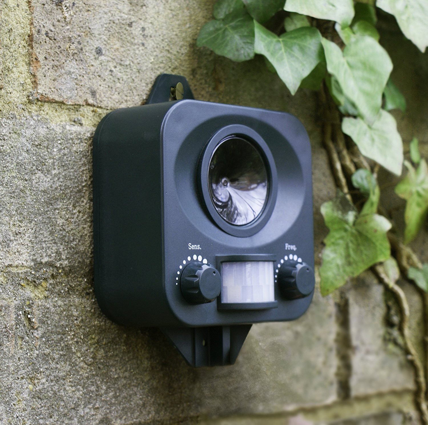 PestBye Ultrasonic Cat Repeller Fox Pest Battery Scarer Deterrent Repellent X3 eBay