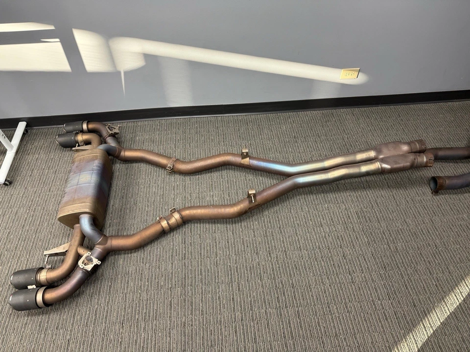 Sistema de escape BMW M5 F90 Akrapovic Foto 4 de 4