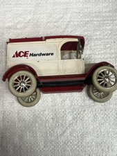 DIE CAST METAL BANK/1913 MODEL T BANK/ACE HARDWARE FOURTH EDITION/1992 ERTL CO.
