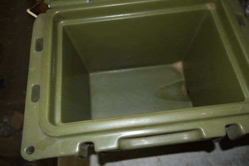 Vintage! ORCA 20 QT Cooler- Olive Green with Steel Handle - Picture 9 of 16