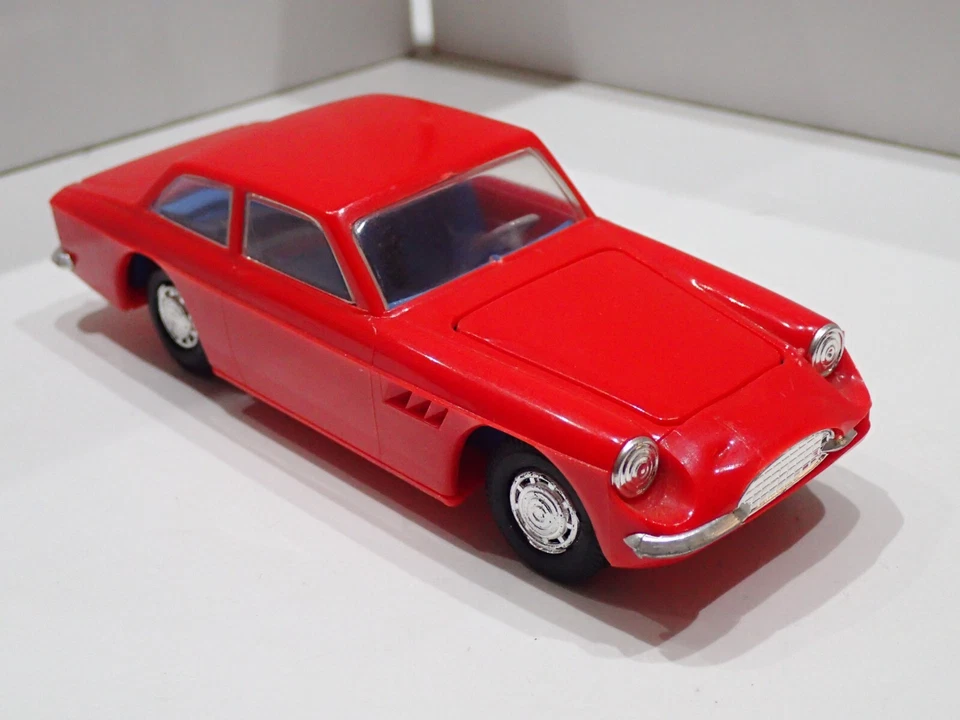 FERRARI 275 AUTOMODELLO IN PLASTICA CON MOVIMENTO A FRIZIONE - Immagine 2 di 4