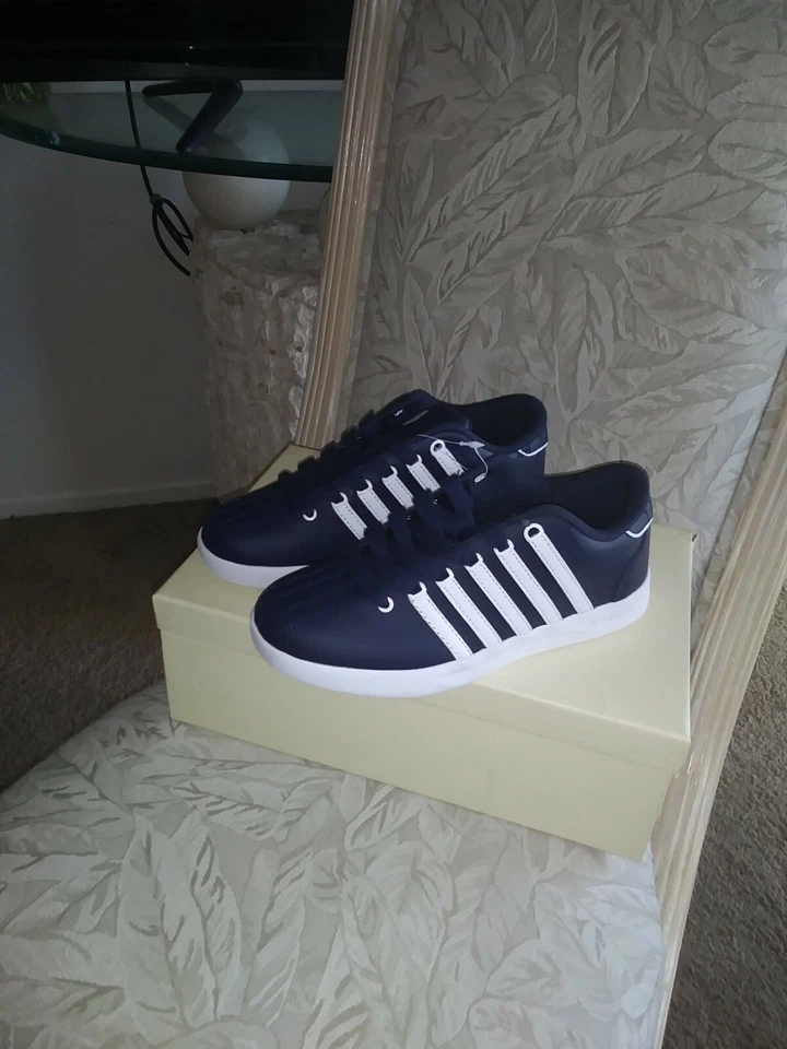 AUTÉNTICO CUERO SINTÉTICO AZUL PARA NIÑOS PEQUEÑOS "K-SWISS". C/WHT. ZAPATILLAS RAYAS 3 Foto 2 de 4