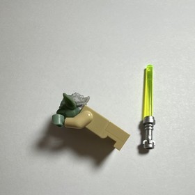 LEGO Star Wars Yoda Minifigure - 8018 w/ Silver Green Lightsaber