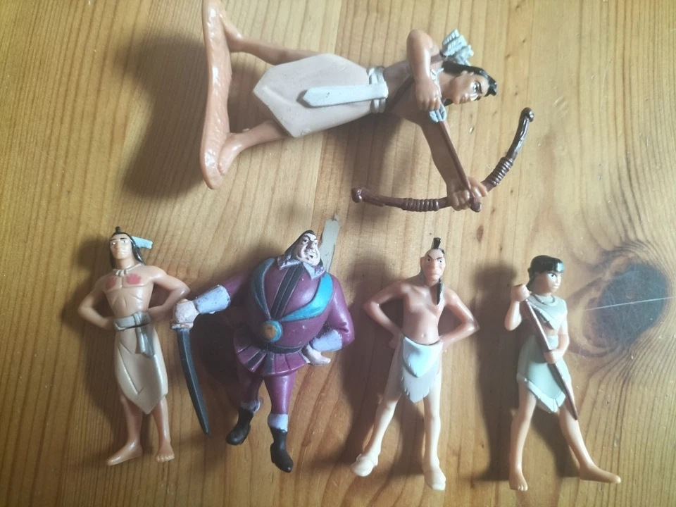 lot Figurines Publicitaire Disney Pocahontas de 5,5 cm / 7 cm - Photo 1/1