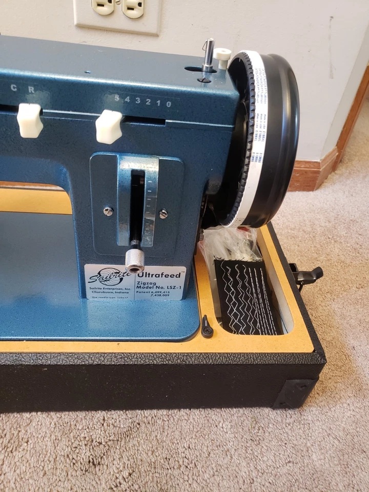 Sailrite LSZ-1 Ultrafeed Sewing Machine Straight Zigzag In Case Monster Wheel - Image 3 of 4