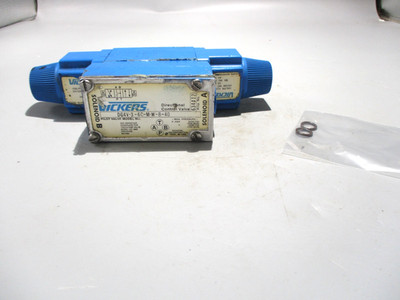 VICKERS DG4V-3-6C-M-W-B-40 DIRECTIONAL SOLENOID VALVE W/BOLTS AND O-RINGS