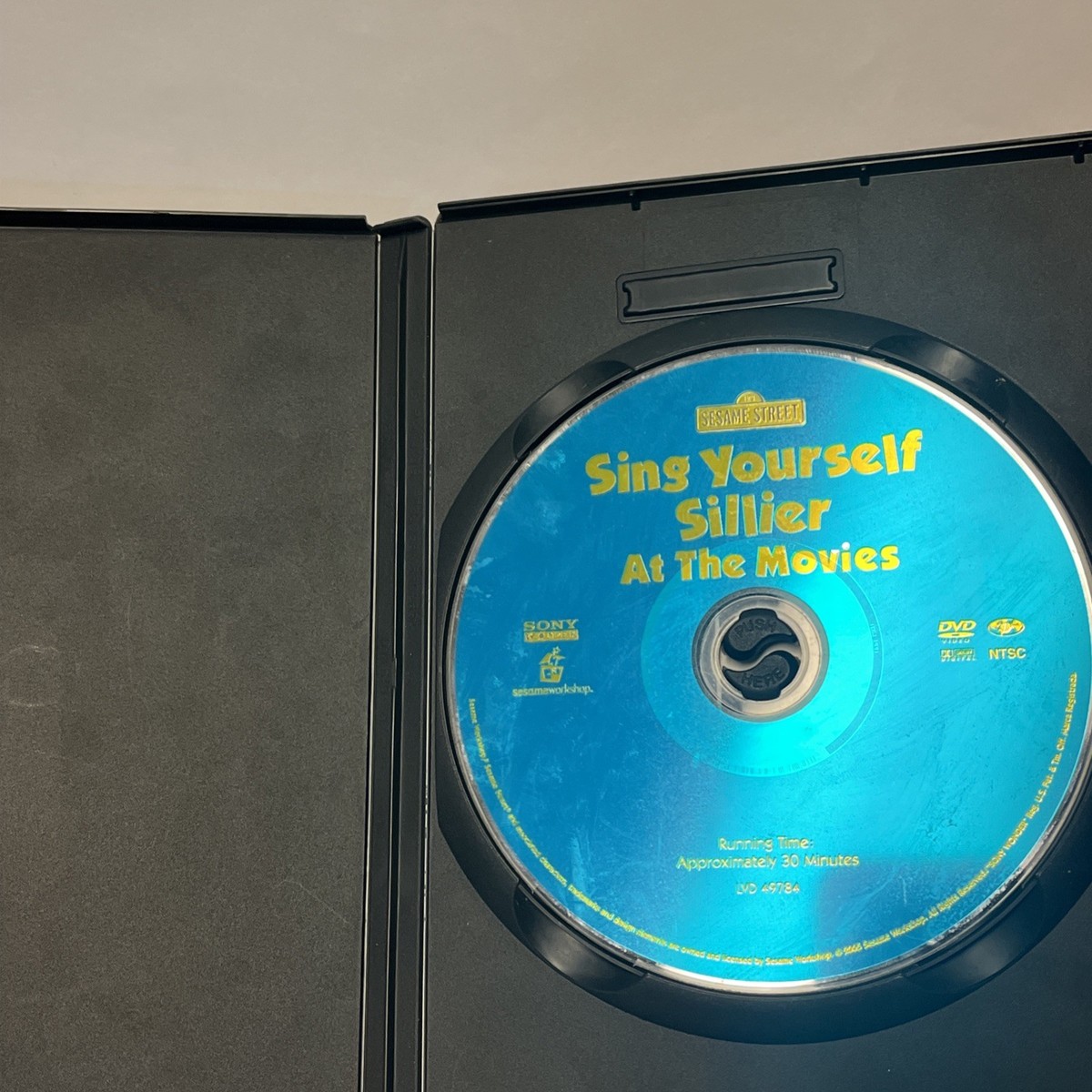 Sesame Street Sing Yourself Sillier at the Movies DVD Elmo Cookie