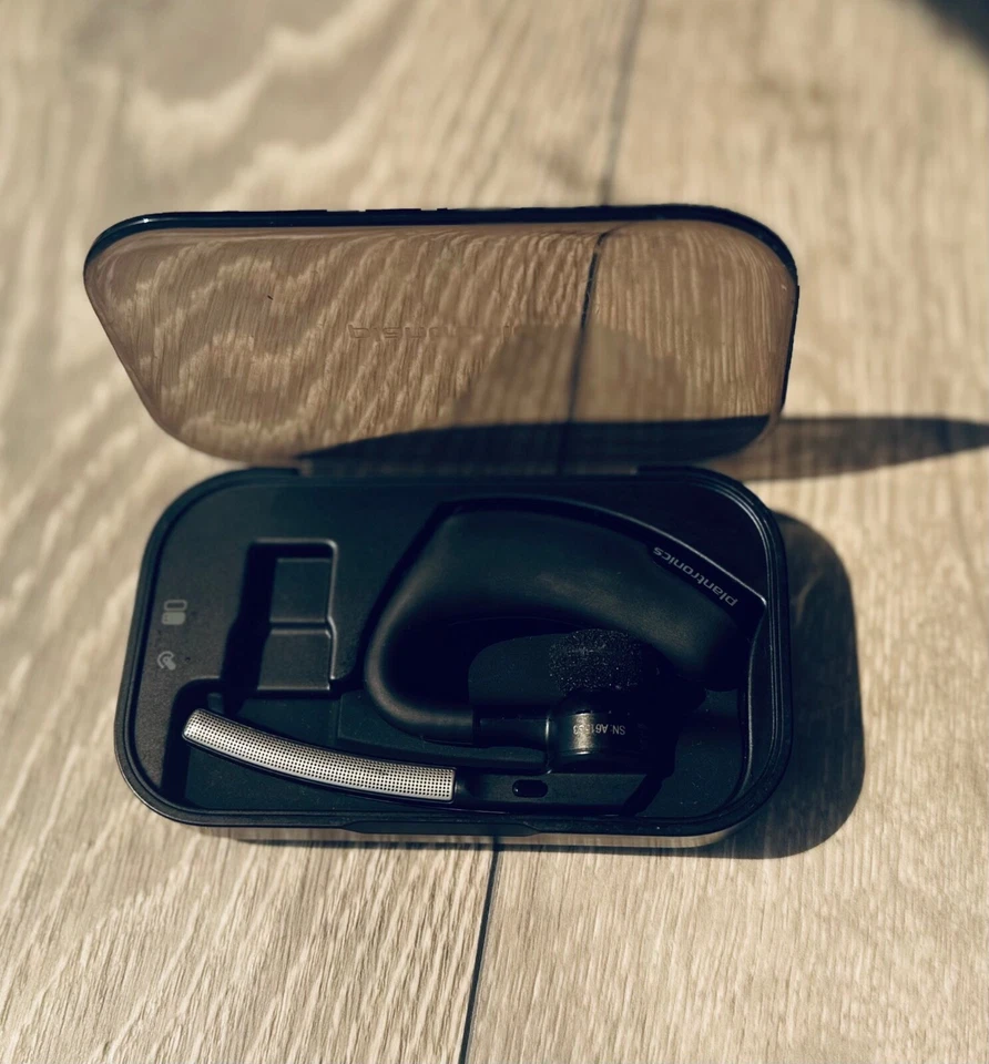 Poly - Voyager Legend Wireless + Charge Case Noise Cancelling Bluetooth Headst - Image 4 of 4