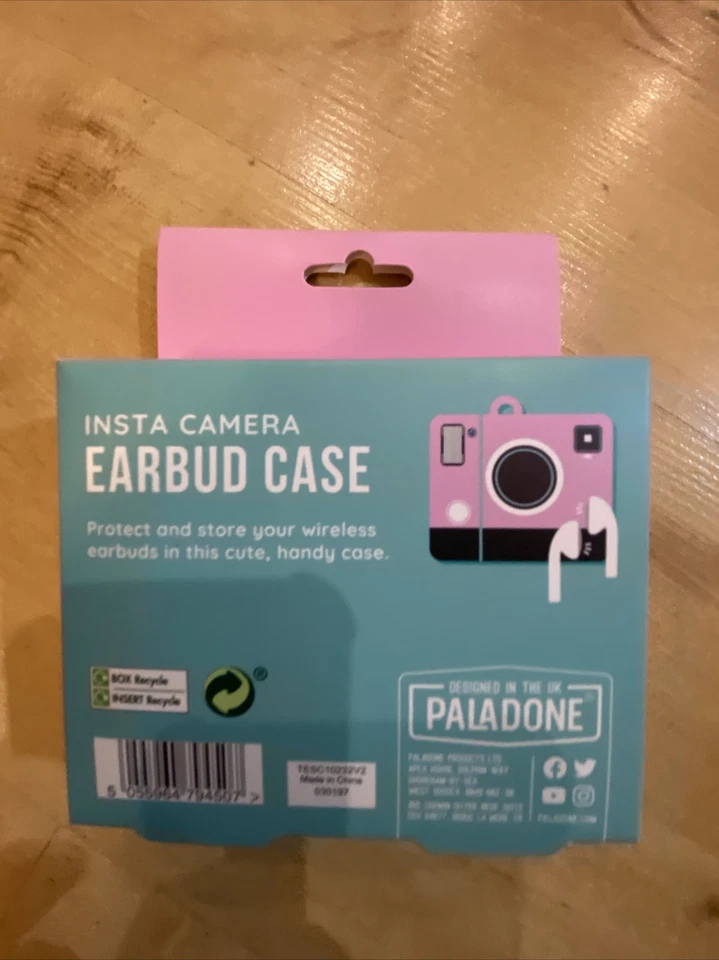PALADONE INSTA CAMERA EARBUD CASE FOR WIRELESS EARBUDS - Image 4 of 4