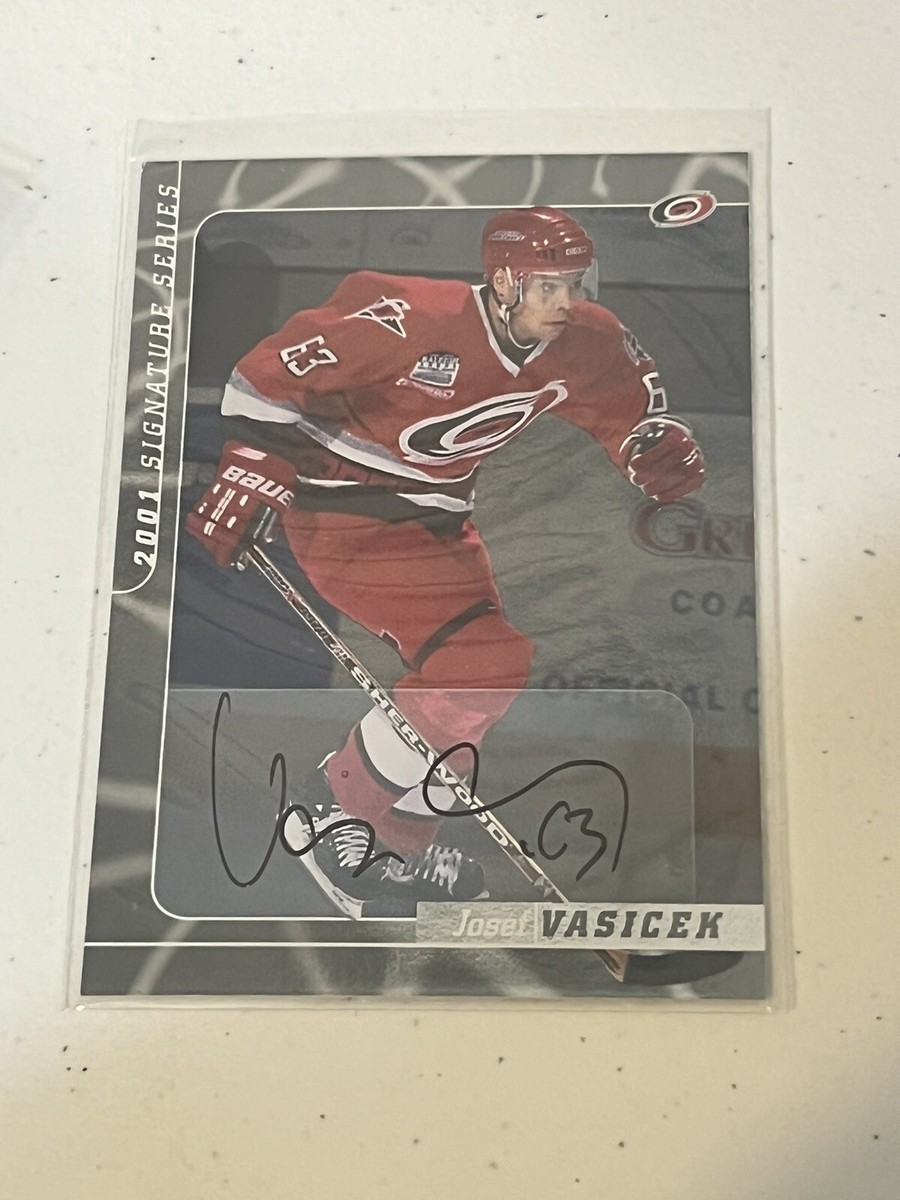 Josef Vasicek Autographed RC 2000-01 In The Game Signature Series #226 (ex  cond)