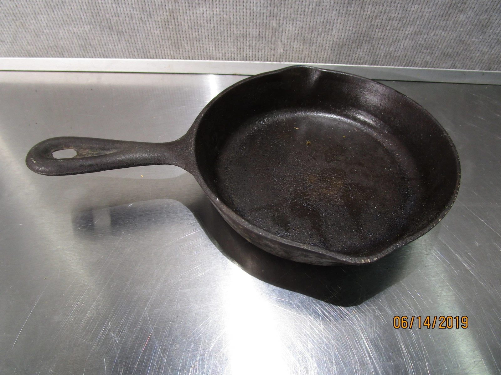 Vintage Cast Iron Skillet Marked 1P #3 with Heat Ring