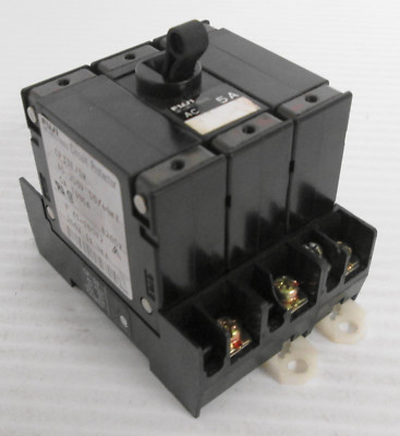 Fuji CP-S2 & CP-S1A Sockets with CP33E/5W Circuit Protector 3P 5A 250VAC 50/60Hz
