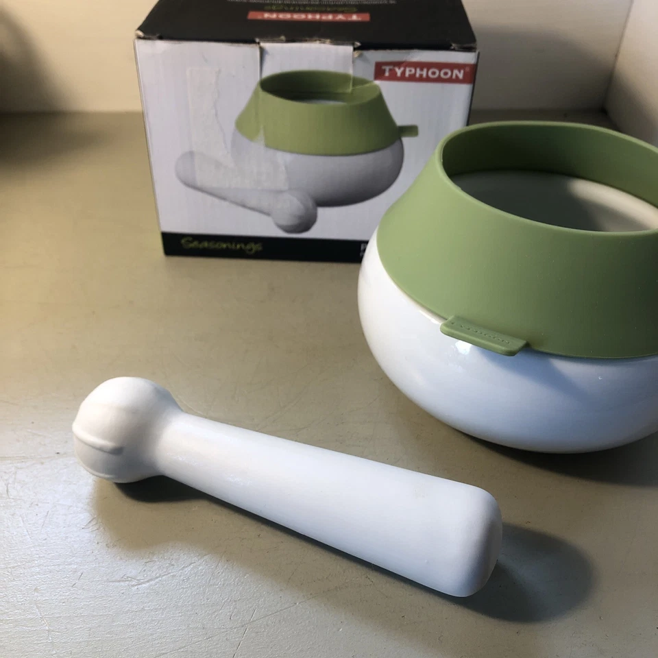 Typhoon seasonings  pestle and mortar In Box Used For Display only - Image 4 of 4