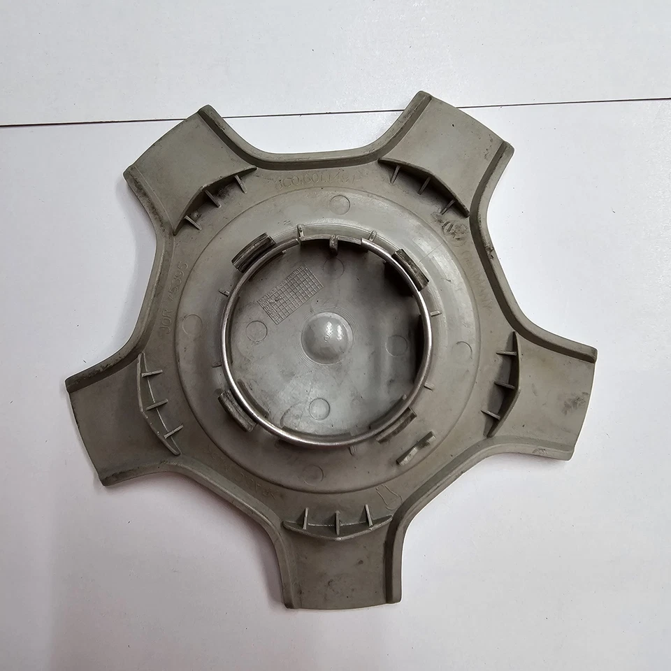 #c 二手 2008 2009 年大众 GTI R32 兔子原始设备制造商中心盖 3C0-601-149-R-8Z8 — 第 4/4 张图片