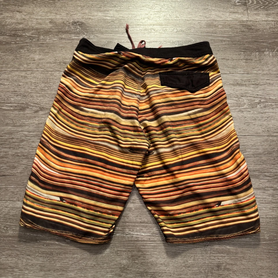 Element Shorts Mens 30 Stripe Board Shorts Swim Trunks Surf Beach 10" Casual - Image 4 of 4