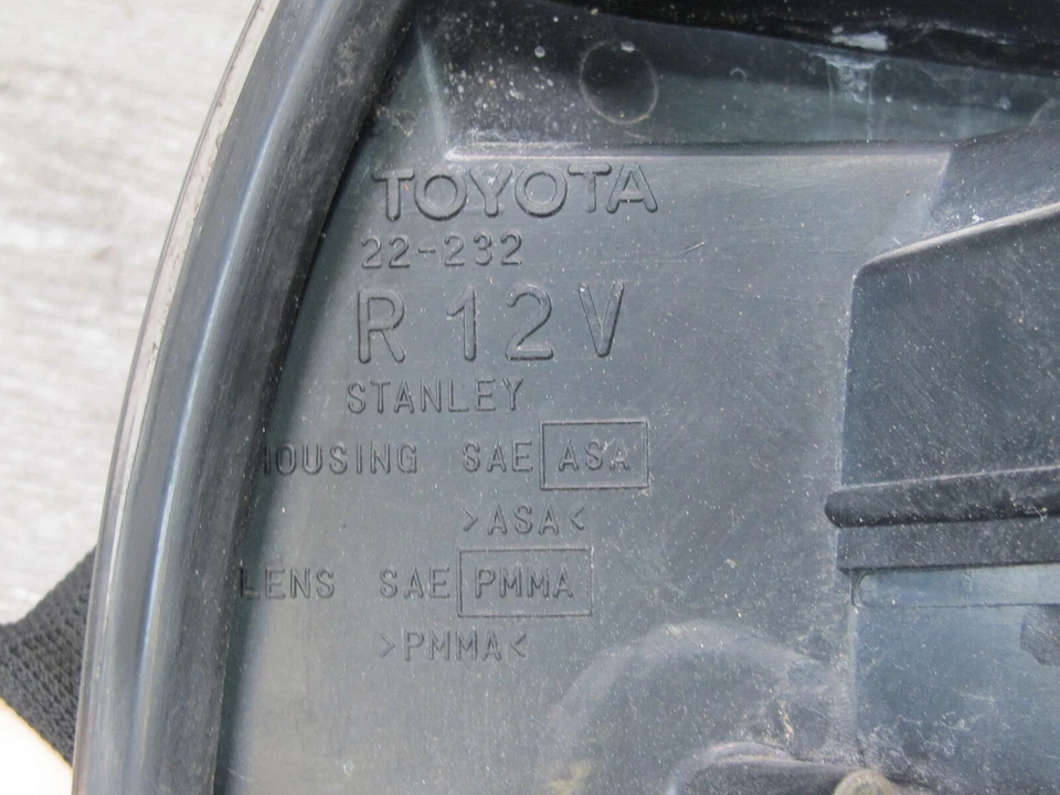 🥇94-96 TOYOTA CRESTA JZX90 FRONT RIGHT TURN SIGNAL CLEARANCE LIGHT LAMP OEM - image 3 of 4