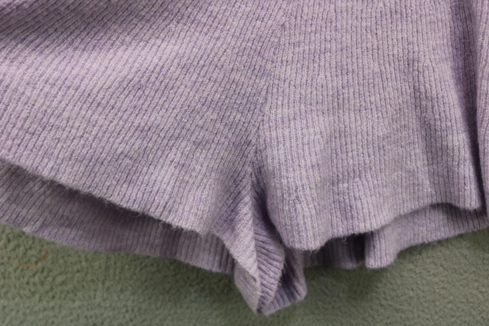 Suéter Mameluco Urban Outfitters Manga Larga Gracia Fuera de los Hombros-Talla Mediana Foto 4 de 4