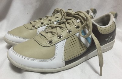 tan leather tennis shoes