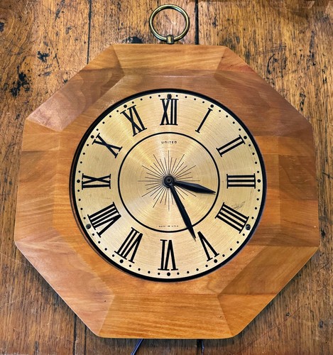 Vintage Mid Century Modern MCM United Clock Co. Wood Octagon Electric Wall Clock - Picture 2 of 9