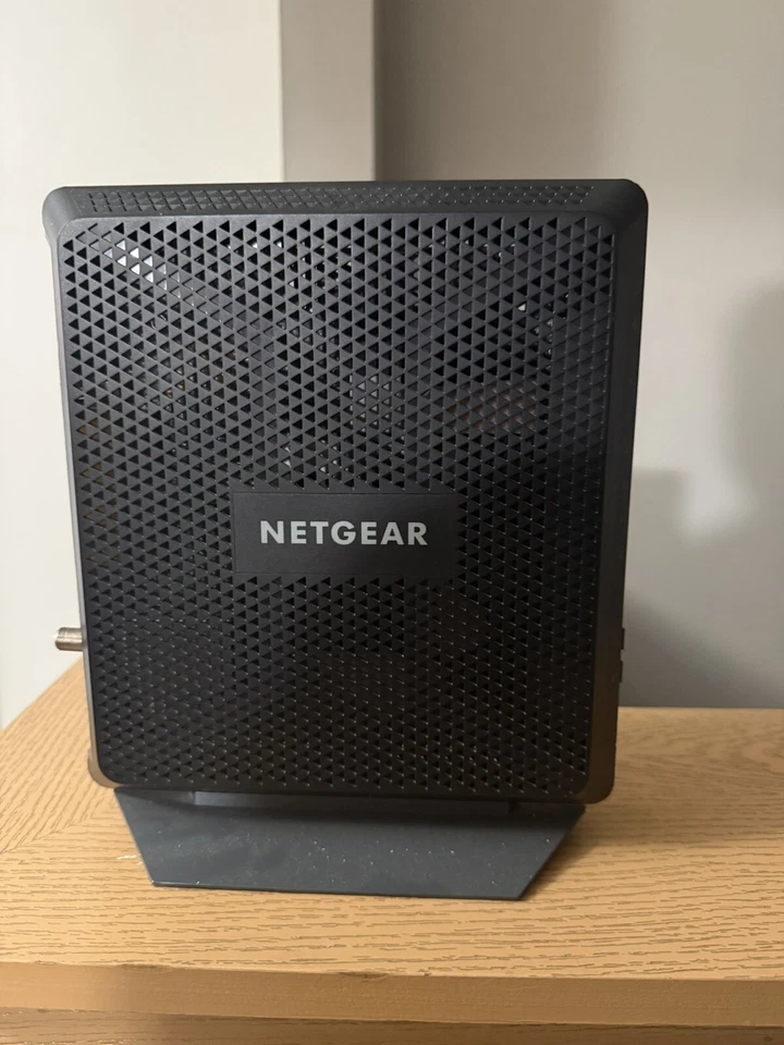 NetGear NightHawk AC1900 WiFi Cable Modem Router Combo Built-in DOCSIS 3.0 - Image 2 of 4