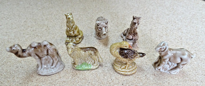(7) Assorted Wade Figurines / FedEx FS 443164_7w