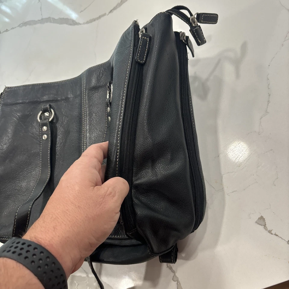 Maletín de cuero negro para computadora portátil Buxton bolso de mano expandible acolchado 16 x 11 x 5 Foto 3 de 4