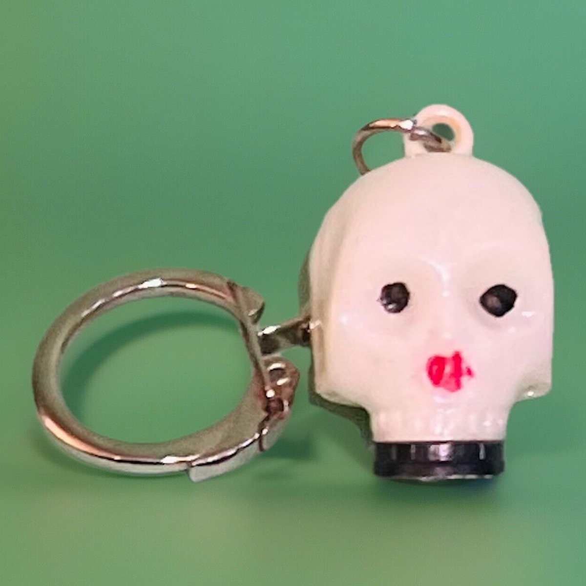 Vintage Cosmo Skull Key Chain Moving Jaw Plastic Halloween