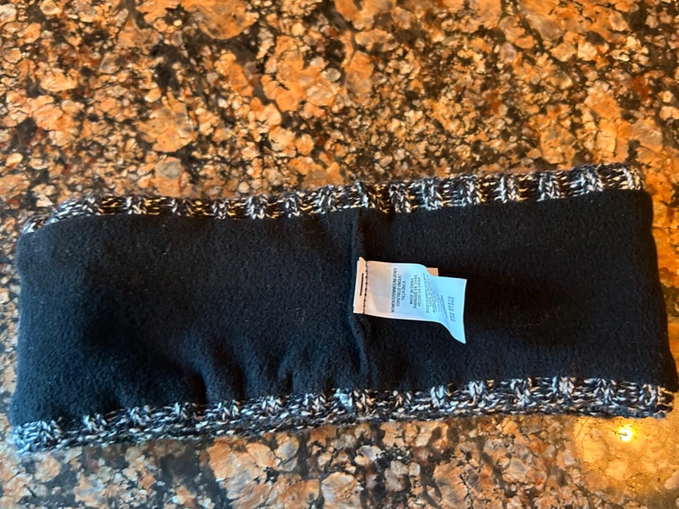 Faixa de cabeça feminina Under Armour de malha preta forrada de lã - Nova - Imagem 3 de 4