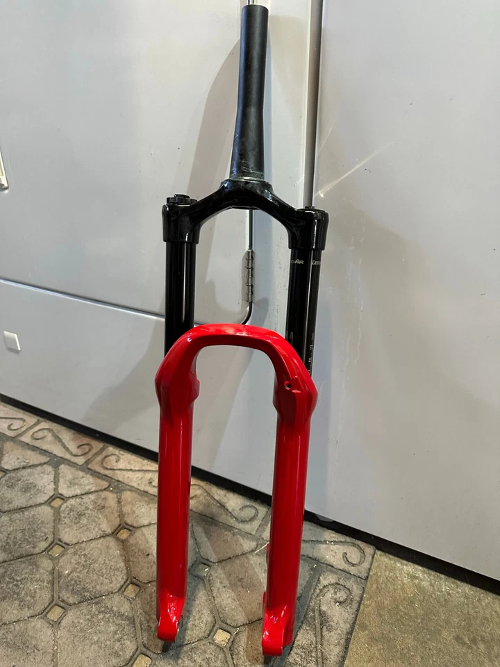 2022 Lyrik Ultimate - 160MM, Boxxer Red, Excellent condition E-BIKE APPROVED - Image 4 of 4