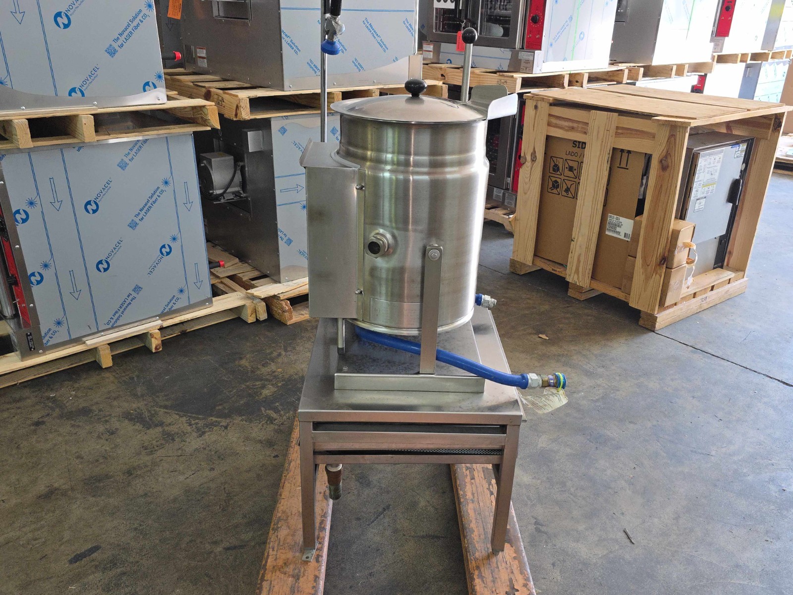 6004 New Test - Cleveland Gas Tilt Kettle 6 Gallon with Stand Faucet, KGT-6-T