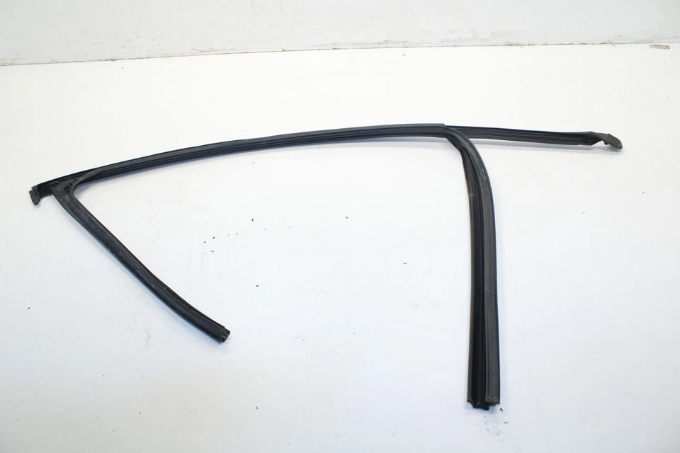 BMW 328i xDrive 2012-16 puerta delantera izquierda ventana canal de funcionamiento con moldura de sello de cinturón Foto 3 de 4