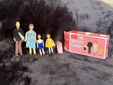 Vtg Sears Roebuck Dollhouse Miniature Dolls The Brown Family Complete w Box Baby