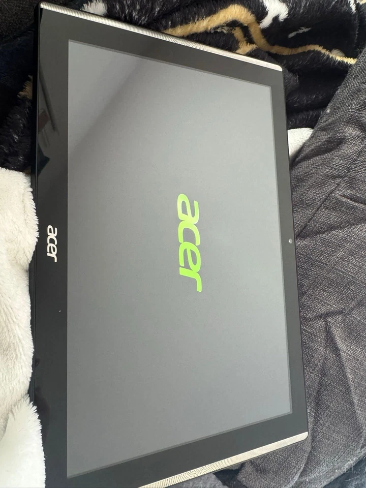 Acer Iconia  (B3-A40) - Bild 2 von 4