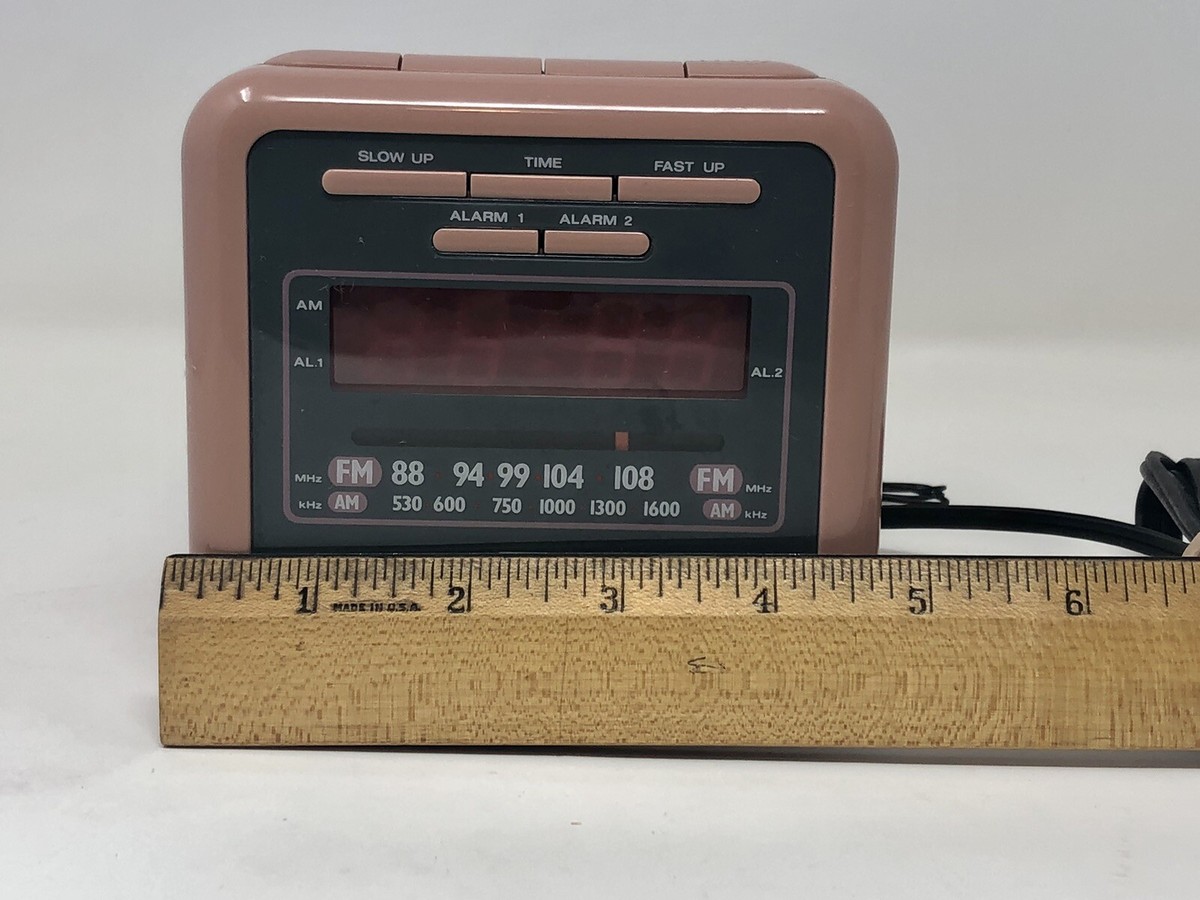 Vintage 80s Cube MAGNAVOX Dual Alarm Clock AM/FM Pink Color Vintage 80s Cube MAGNAVOX Dual Alarm Clock AM/FM Pink Color