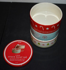 4 Piece SNACK BOWL SET (Holiday 09) CHRISTMAS 1 LID & 3 BOWLS (STACKABLE)