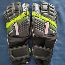 New RINAT KANCERBERO INVICTUS PRO SOCCER GLOVE Size 11, Goalkeeper, Futbol
