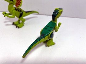 LEGO Jurassic World: Velociraptor from 10757 + Dilophosaurus from 75916