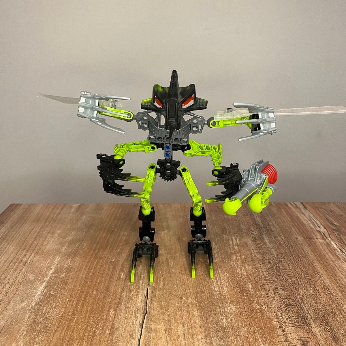 100% CompleteLego Bionicle Mistika Gorast 8695 No Cracks + 2