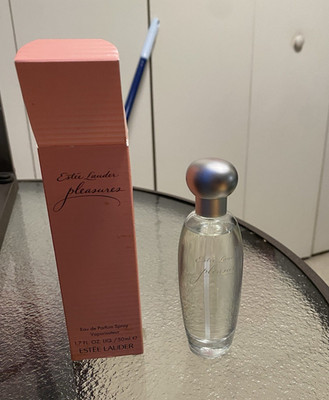 Estée Lauder Pleasures Eau de Parfum Spray, Regular Size 1.7 fl oz/50 mL