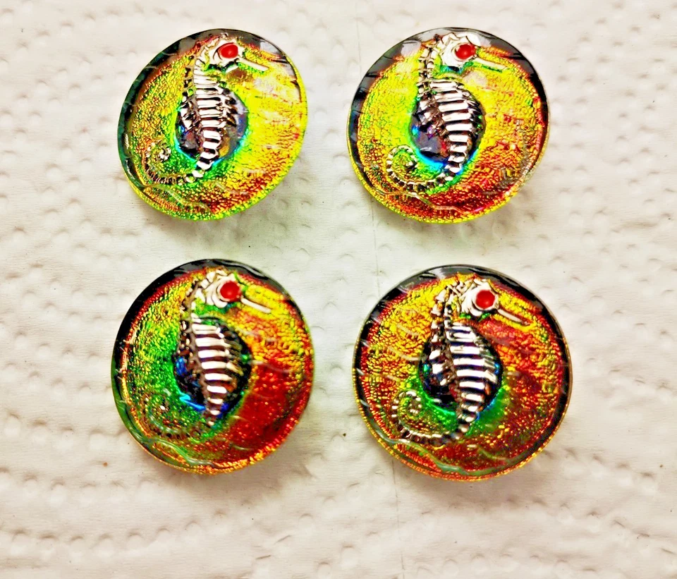 Vintage Round Czech Glass Art Deco Seahorse Button Lot - Image 2 of 3