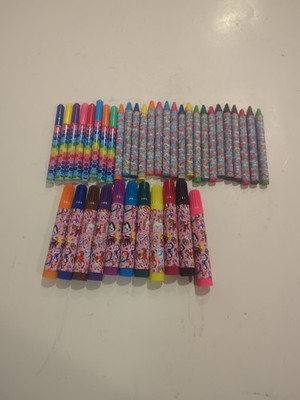 INCOMPLETE Vintage 2017 Lisa Frank Giant Art Set - 19 Markers & 19 Crayons