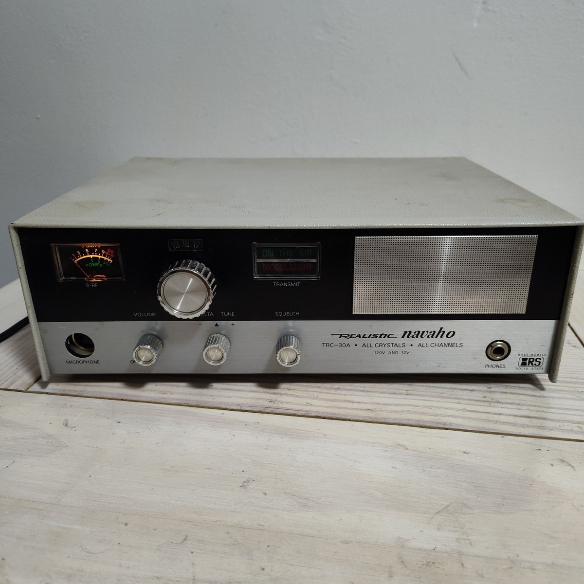 Vintage Realistic Navaho TRC-30A CB Citizen Band Base Station