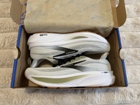 Brooks Ghost 17 - White/Black/Tea - UK 9.5