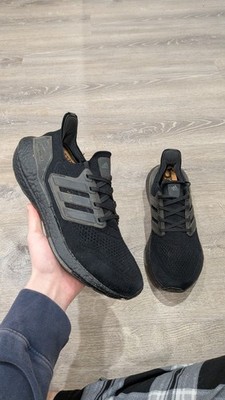 Mens Size 8 - Adidas UltraBoost 21 Triple Black